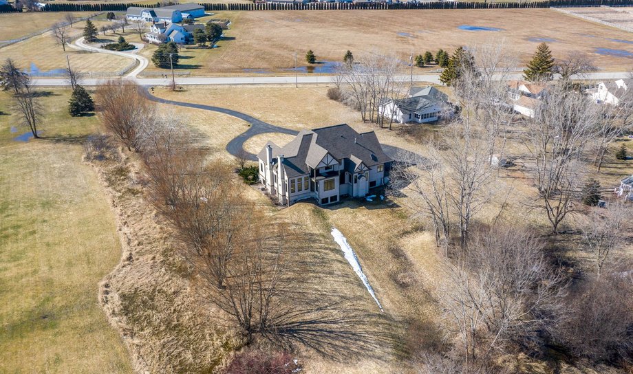 Image for Executive Park Avenue Tudor Auction, Neenah WI