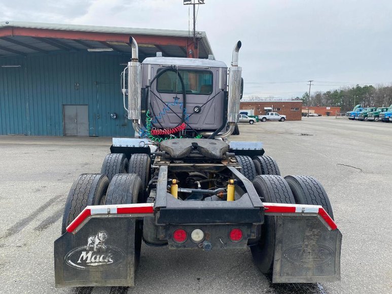 Image for For Sale 2004 Mack CX613 Vision Truck