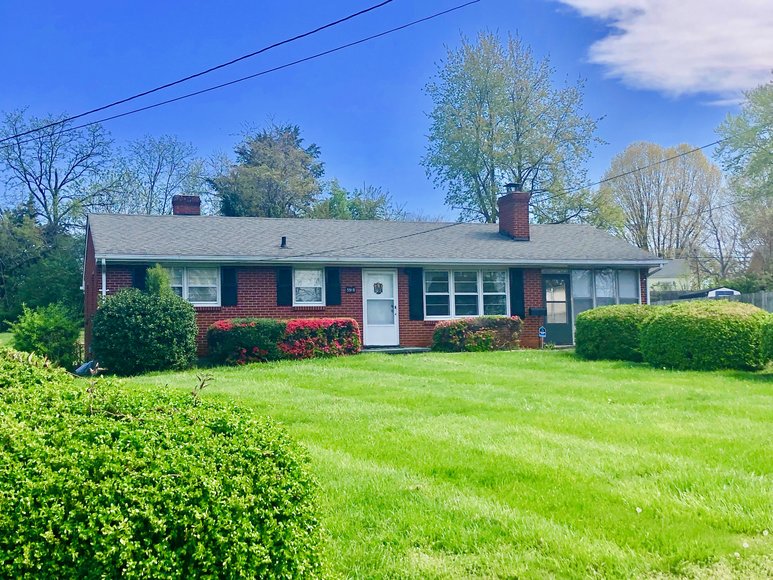 Image for 2 BR/1 BA Brick Home Located Only Minutes from Liberty University & University of Lynchburg--ONLINE ONLY BIDDING!!