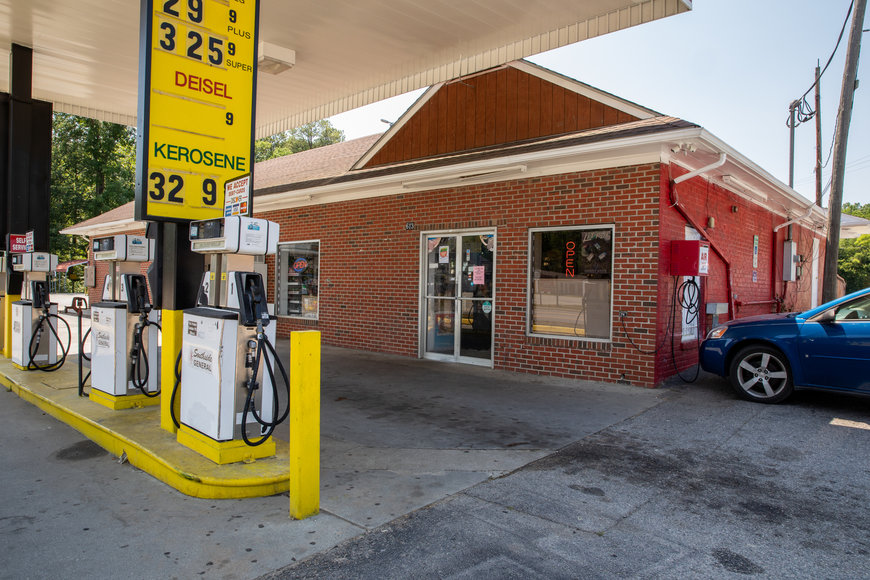 Image for Operational Convenience Store, Laundromat, Car Wash, Storage Units & Office Building on 8+ Acres--SELLING to the HIGHEST BIDDER!!