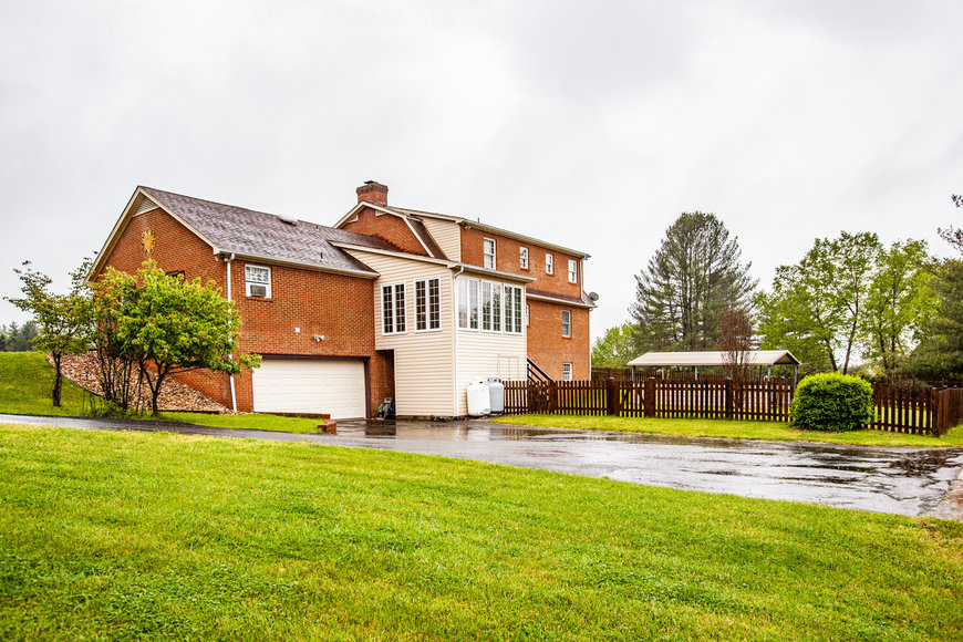 Image for 4 BR/4 BA Home on 2.3 +/- Acres in Ivy Farms Only Minutes From UVA & Downtown Charlottesville--ONLINE ONLY BIDDING!!