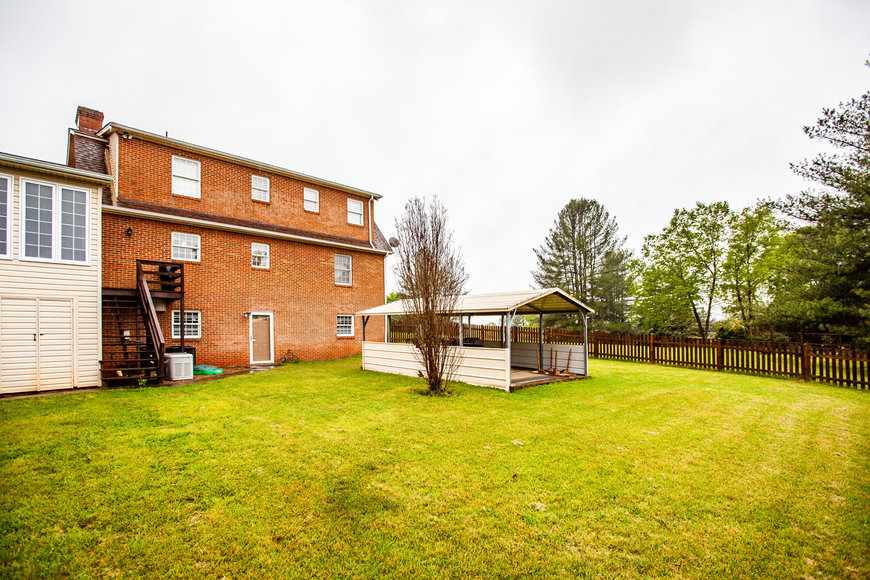 Image for 4 BR/4 BA Home on 2.3 +/- Acres in Ivy Farms Only Minutes From UVA & Downtown Charlottesville--ONLINE ONLY BIDDING!!