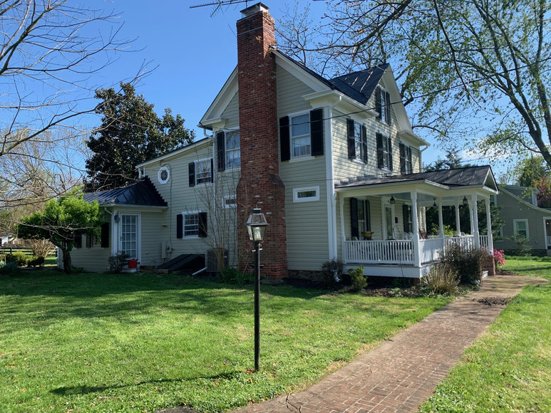 Image for Stately 3 BR/2.5 BA Home on 1.28 +/- Acre Lot in Hamilton, VA--SELLS to the HIGHEST BIDDER!!