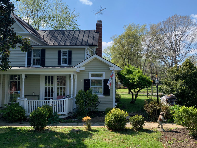 Image for Stately 3 BR/2.5 BA Home on 1.28 +/- Acre Lot in Hamilton, VA--SELLS to the HIGHEST BIDDER!!