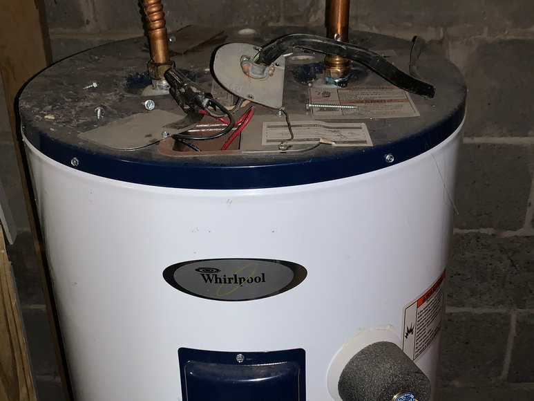 Image for Stately 3 BR/2.5 BA Home on 1.28 +/- Acre Lot in Hamilton, VA--SELLS to the HIGHEST BIDDER!!