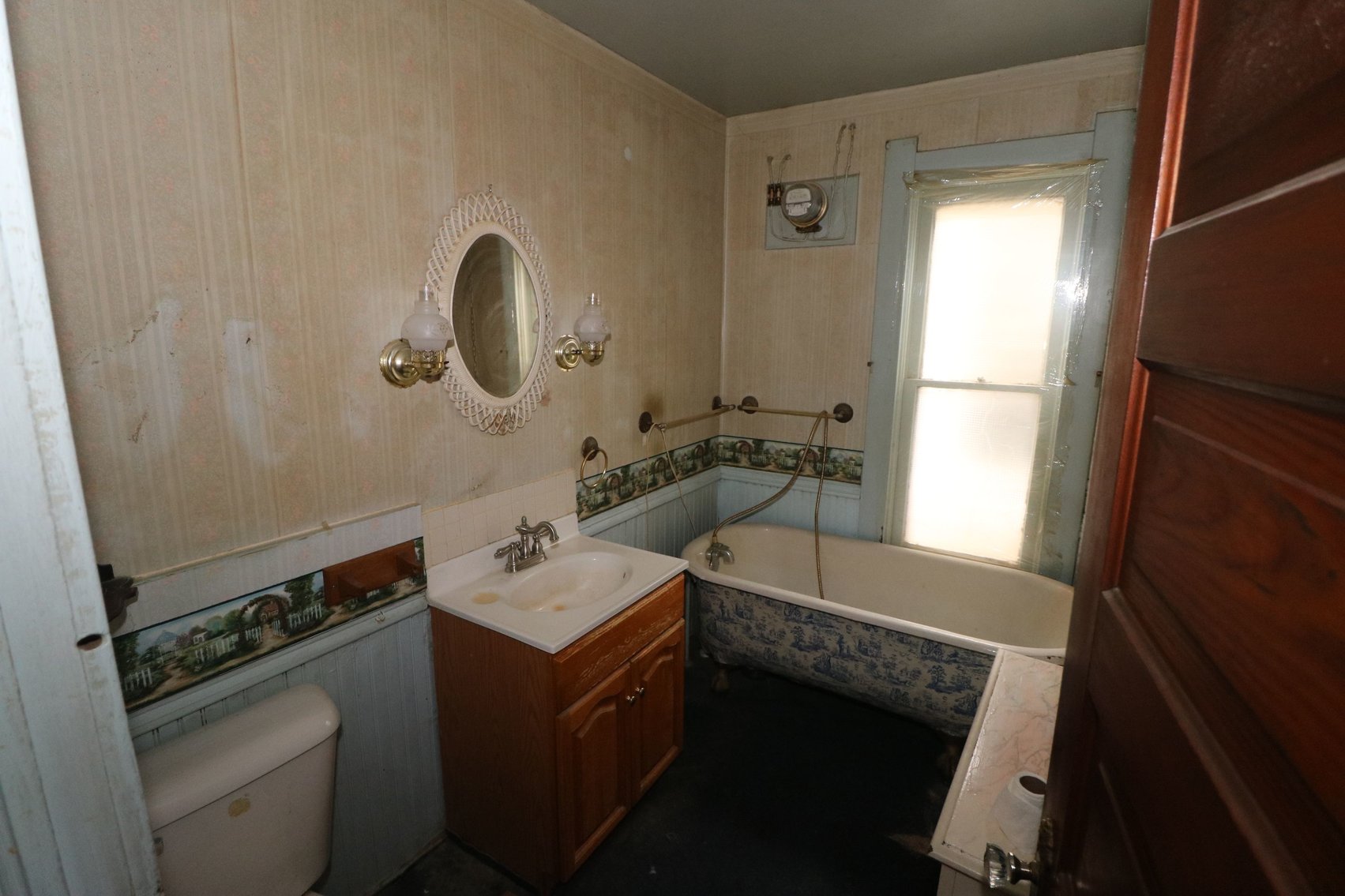 Image for ABSOLUTE AUCTION! - 736 Parker Avenue