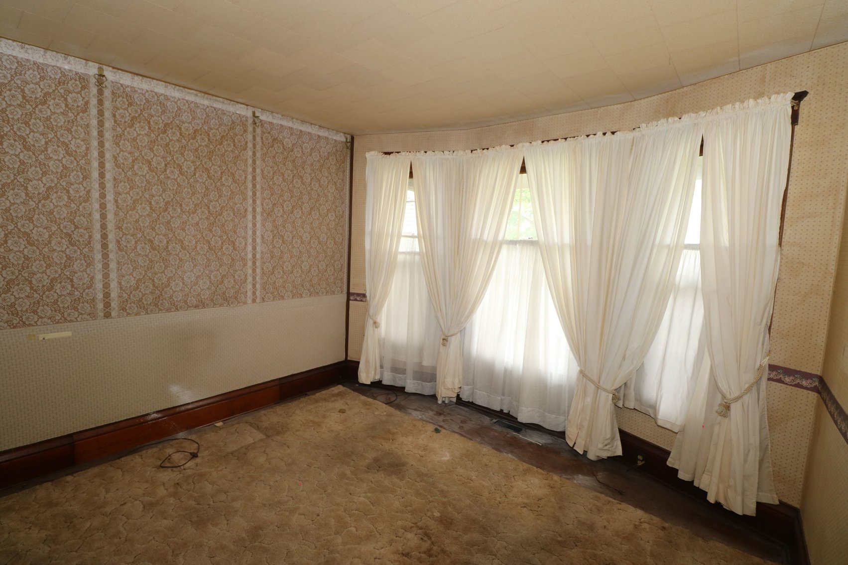 Image for ABSOLUTE AUCTION! - 736 Parker Avenue