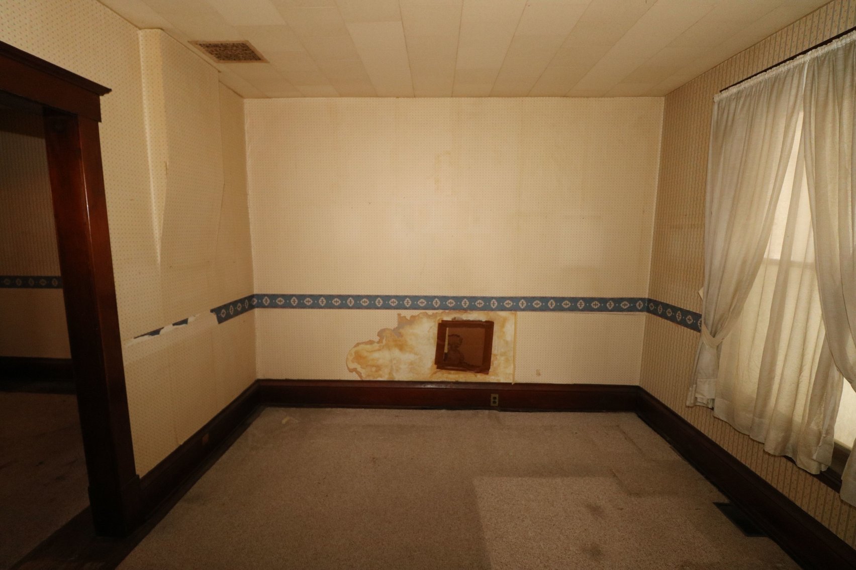 Image for ABSOLUTE AUCTION! - 736 Parker Avenue