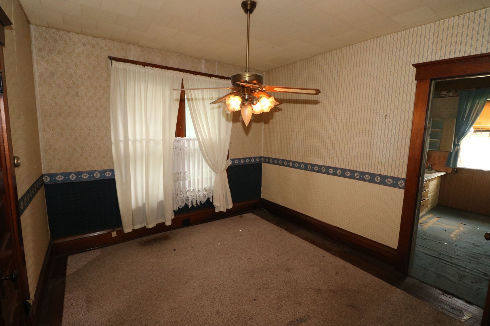 Image for ABSOLUTE AUCTION! - 736 Parker Avenue