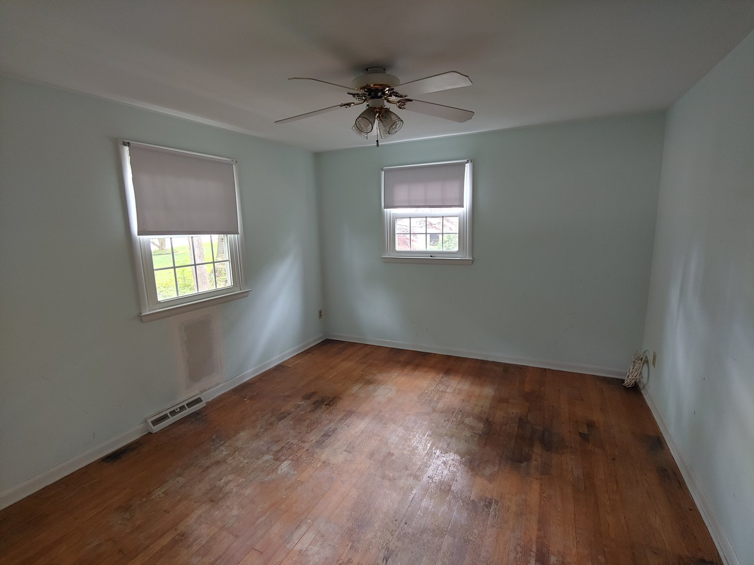 Image for COLONIAL STYLE HOME- 4 BEDROOMS, 2 BATHS