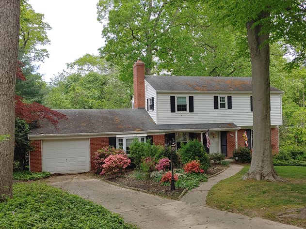 COLONIAL STYLE HOME- 4 BEDROOMS, 2 BATHS