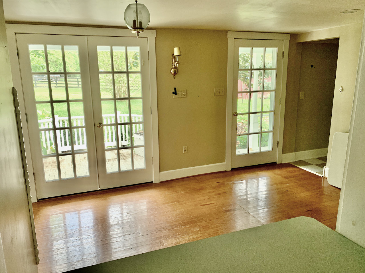 Image for Stately 3 BR/2.5 BA Home on 1.28 +/- Acre Lot in Hamilton, VA--SELLS to the HIGHEST BIDDER!!