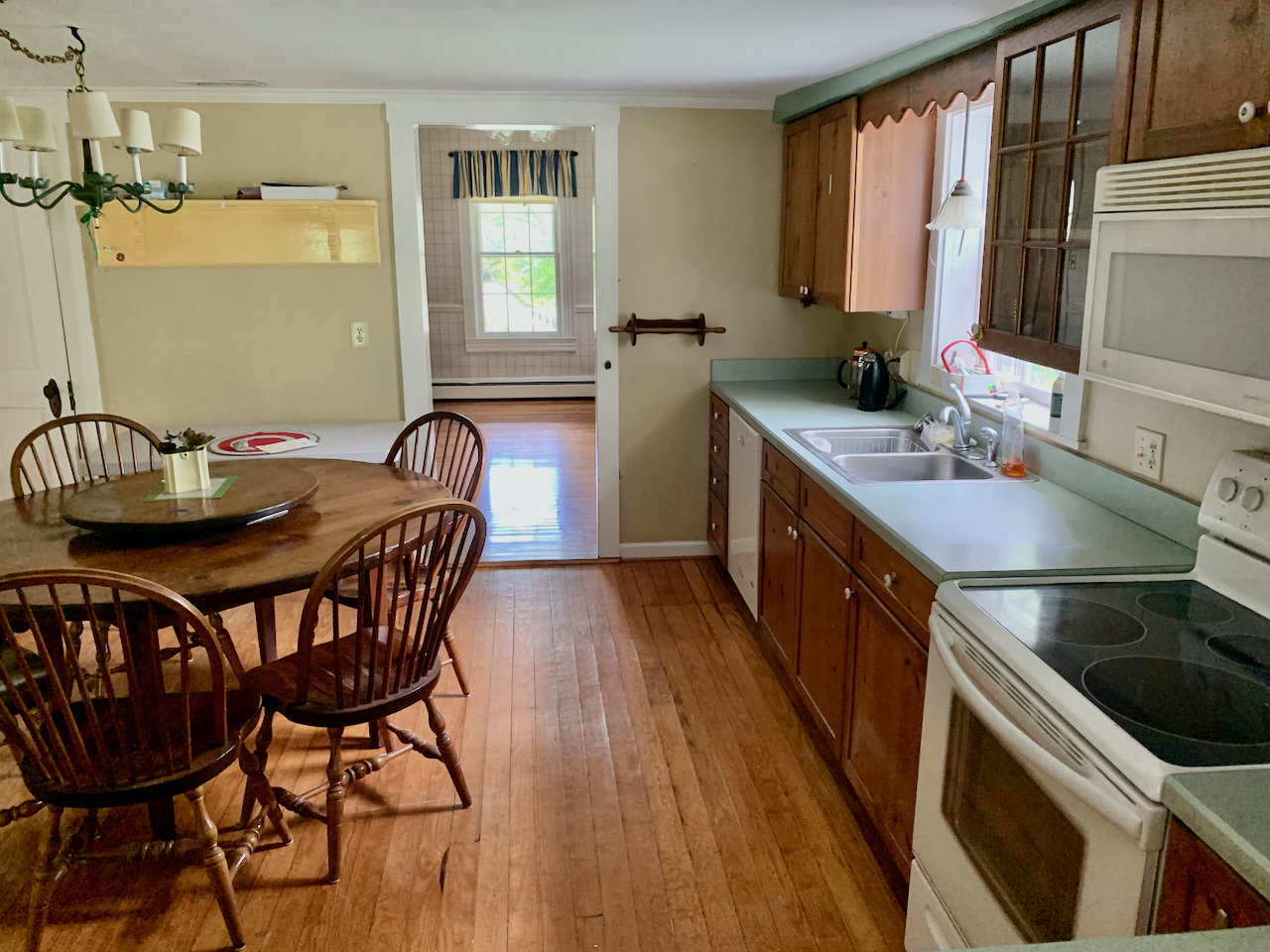 Image for Stately 3 BR/2.5 BA Home on 1.28 +/- Acre Lot in Hamilton, VA--SELLS to the HIGHEST BIDDER!!