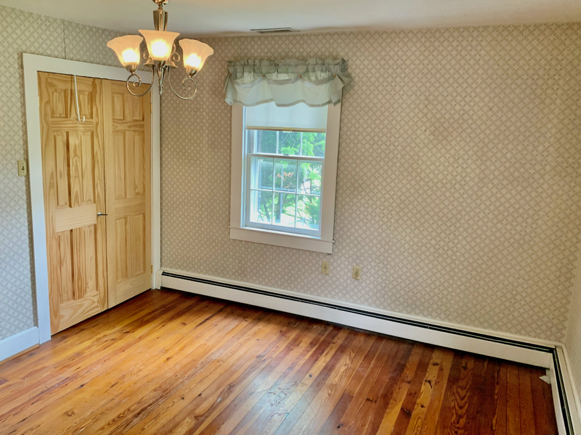 Image for Stately 3 BR/2.5 BA Home on 1.28 +/- Acre Lot in Hamilton, VA--SELLS to the HIGHEST BIDDER!!