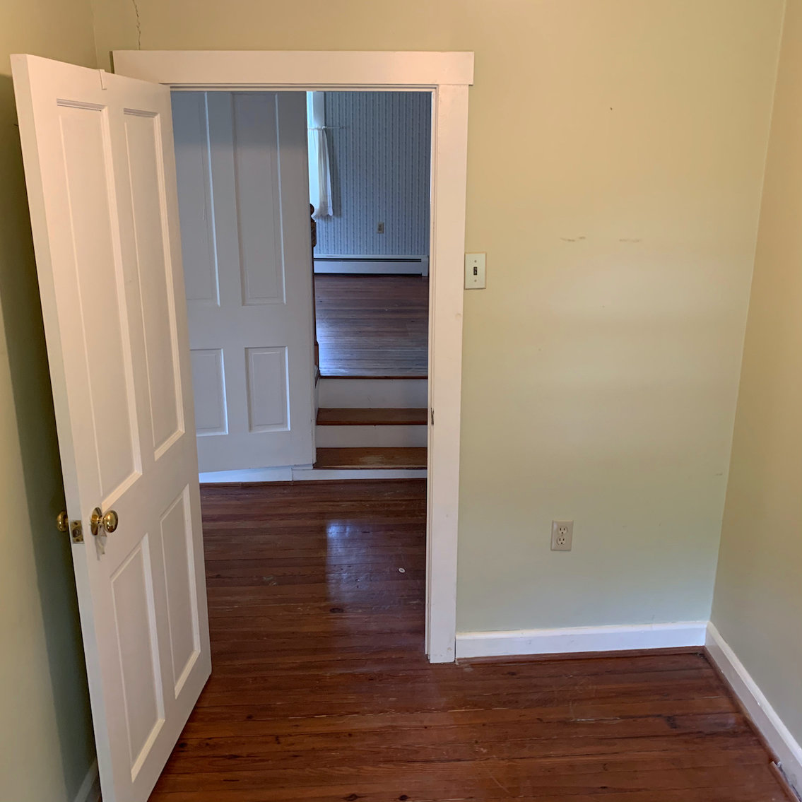 Image for Stately 3 BR/2.5 BA Home on 1.28 +/- Acre Lot in Hamilton, VA--SELLS to the HIGHEST BIDDER!!