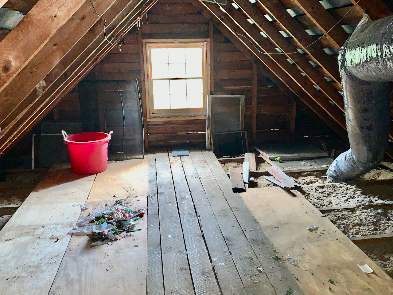 Image for Stately 3 BR/2.5 BA Home on 1.28 +/- Acre Lot in Hamilton, VA--SELLS to the HIGHEST BIDDER!!