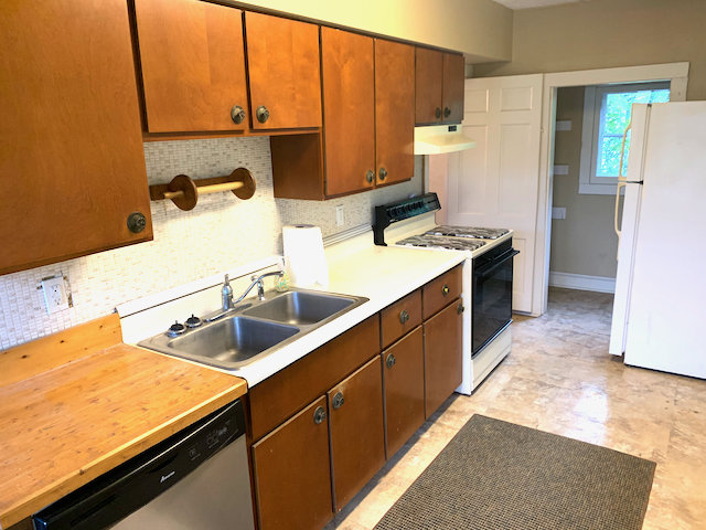 Image for 3 BR/1.5 BA Home on .35 +/- Acre Lot in the Town of Hamilton, VA--SELLS to the HIGHEST BIDDER!!