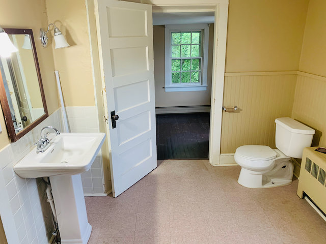 Image for 3 BR/1.5 BA Home on .35 +/- Acre Lot in the Town of Hamilton, VA--SELLS to the HIGHEST BIDDER!!