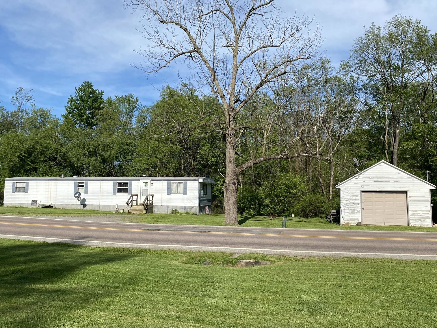 Image for Furnished Mobile Home Sold to the Highest Bidder