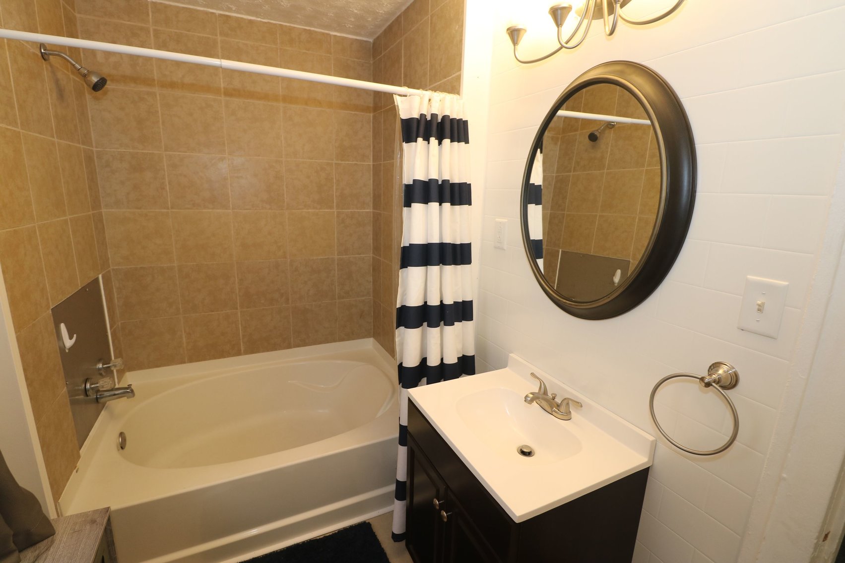 Image for MINIMUM BID AUCTION! $19,000 - 615 Waverly Avenue