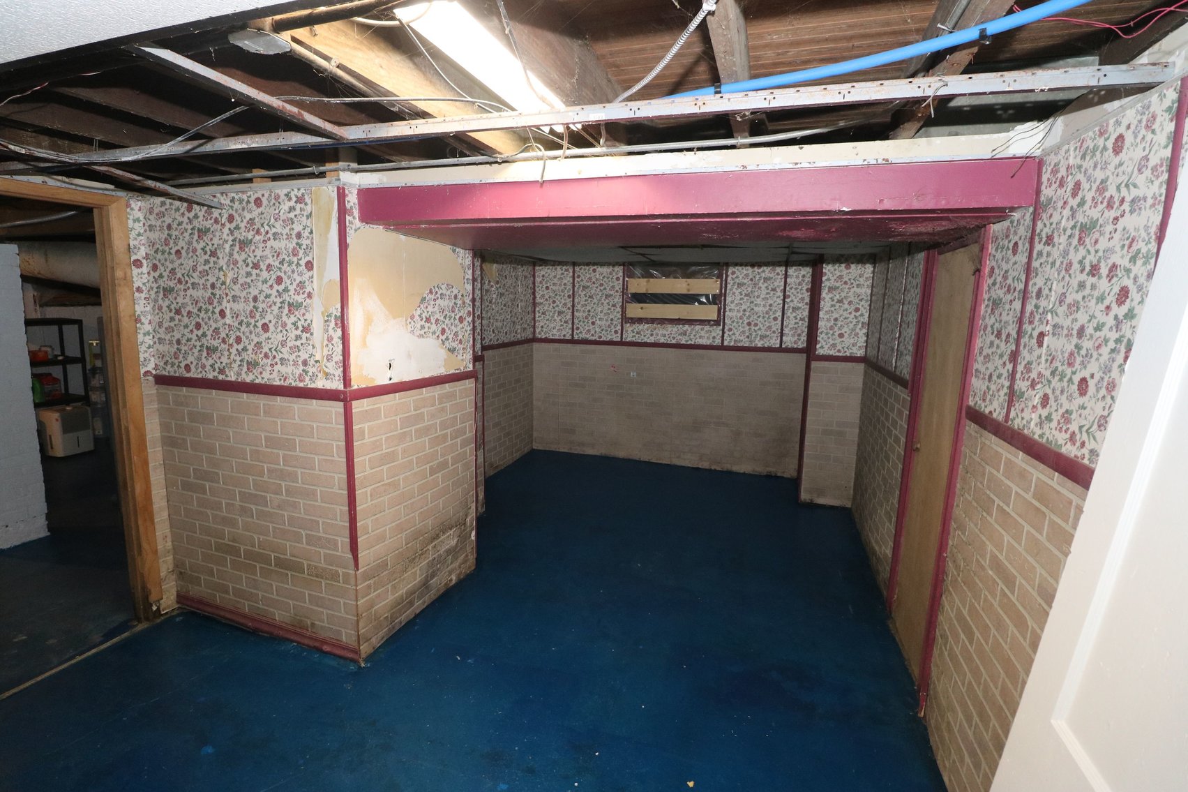 Image for MINIMUM BID AUCTION! $19,000 - 615 Waverly Avenue