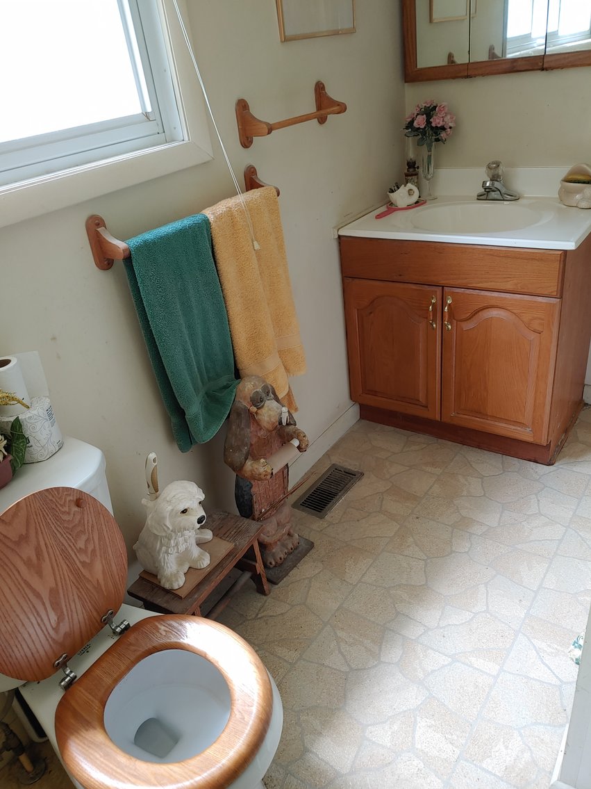 Image for 2 STORY VINYL SIDED 3 BR, 2 BATH HOME, 2 PARCELS, ZONED R-2, 2.24+/- ACRES PLUS REMAINING PERSONAL PROPERTY