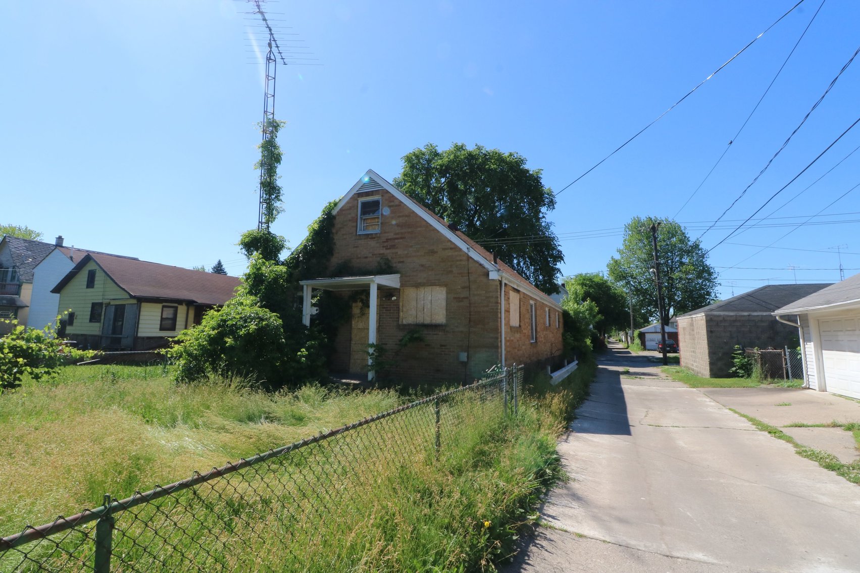 Image for ABSOLUTE AUCTION! 317 East Lake Street