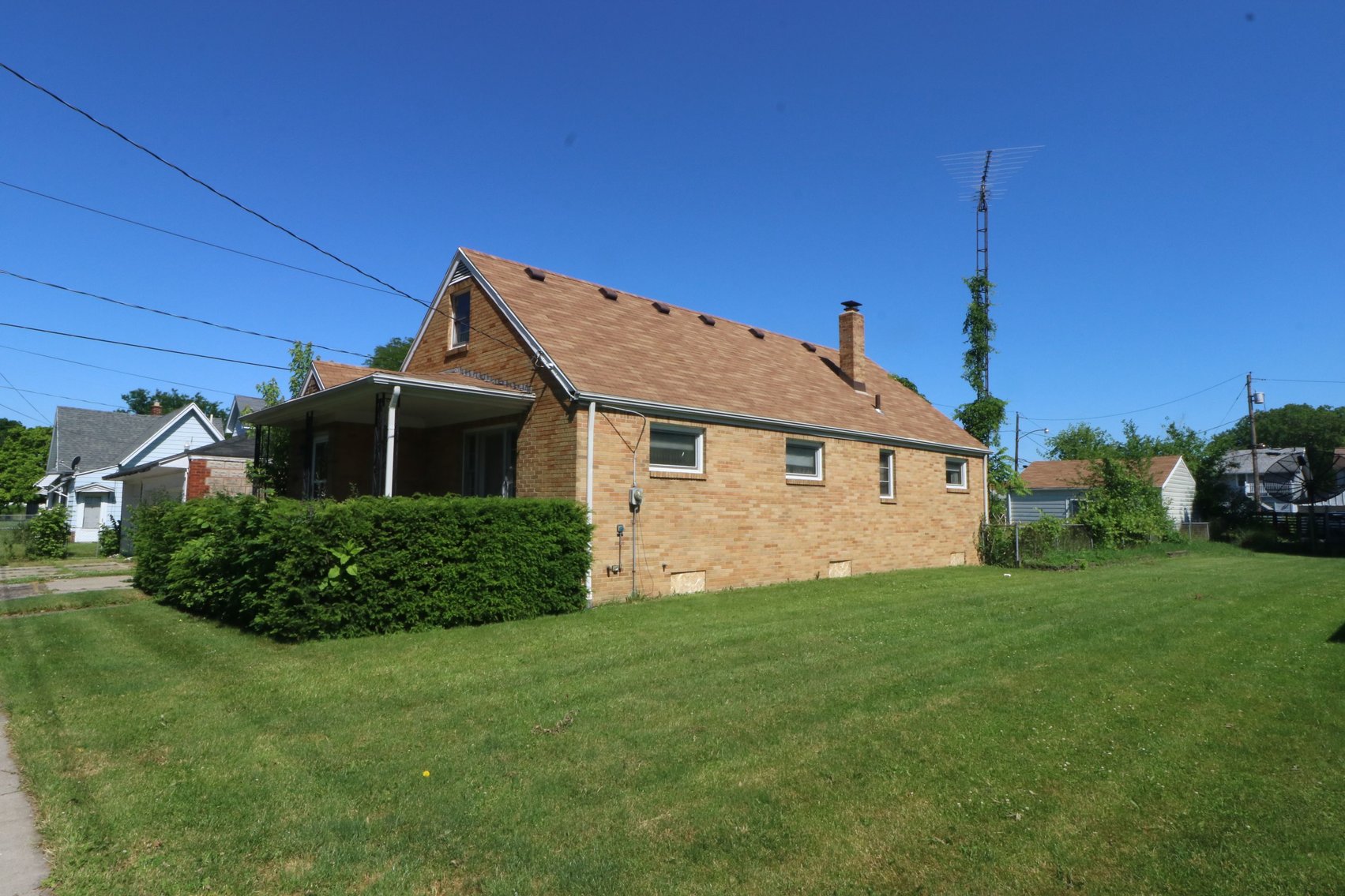 Image for ABSOLUTE AUCTION! 317 East Lake Street