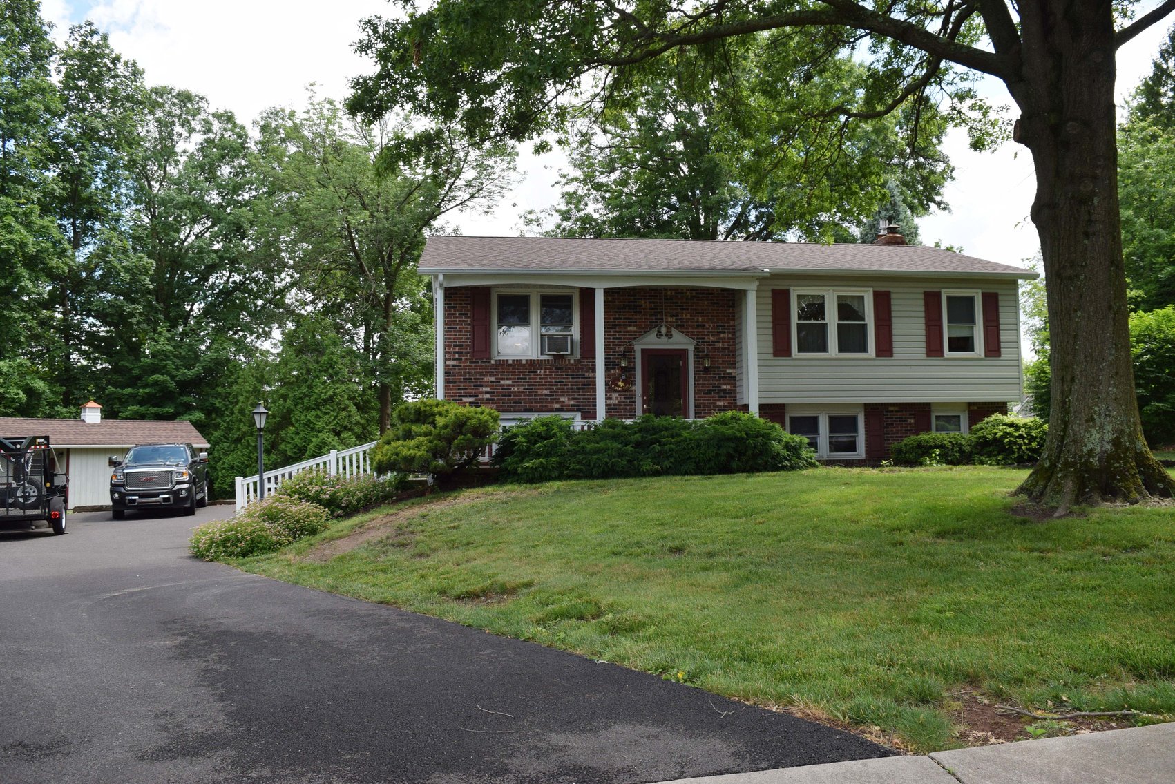 Real Estate Private Showings By Appointment Only 5 White Oak Lane