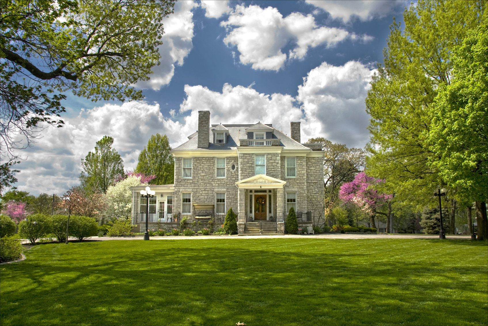 1 Hawthorne Place, Independence, MO 64052