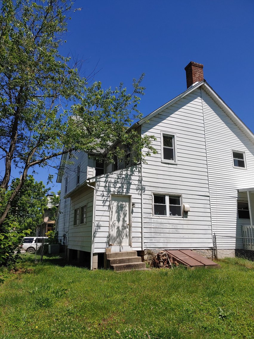 Image for 3 BR, 2 BA, 2½ STORY ALUMINUM SIDED DUPLEX