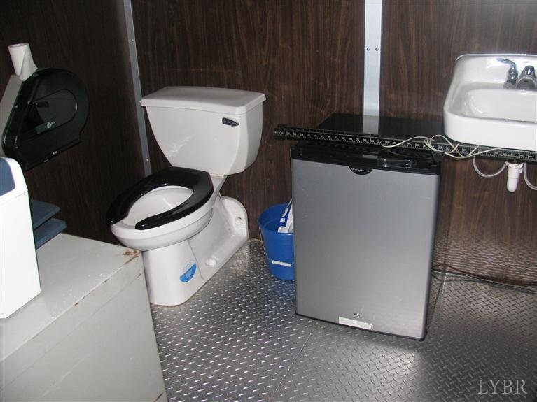 Image for TWO BANK ORDERED COMMERCIAL REAL ESTATE AUCTIONS: Gretna, VA