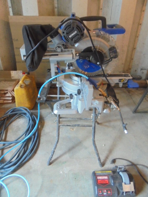 Image for PUBLIC ESTATE AUCTION (LIVING~MOVING)