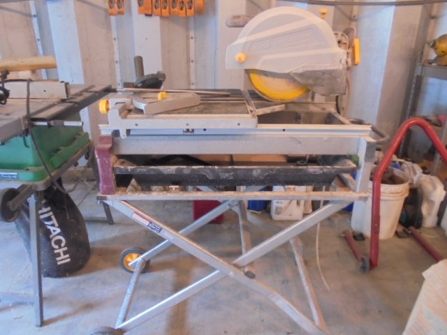 Image for PUBLIC ESTATE AUCTION (LIVING~MOVING)