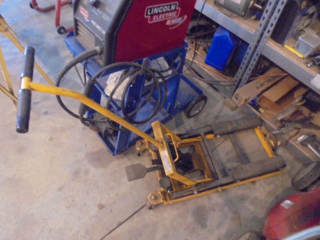 Image for PUBLIC ESTATE AUCTION (LIVING~MOVING)