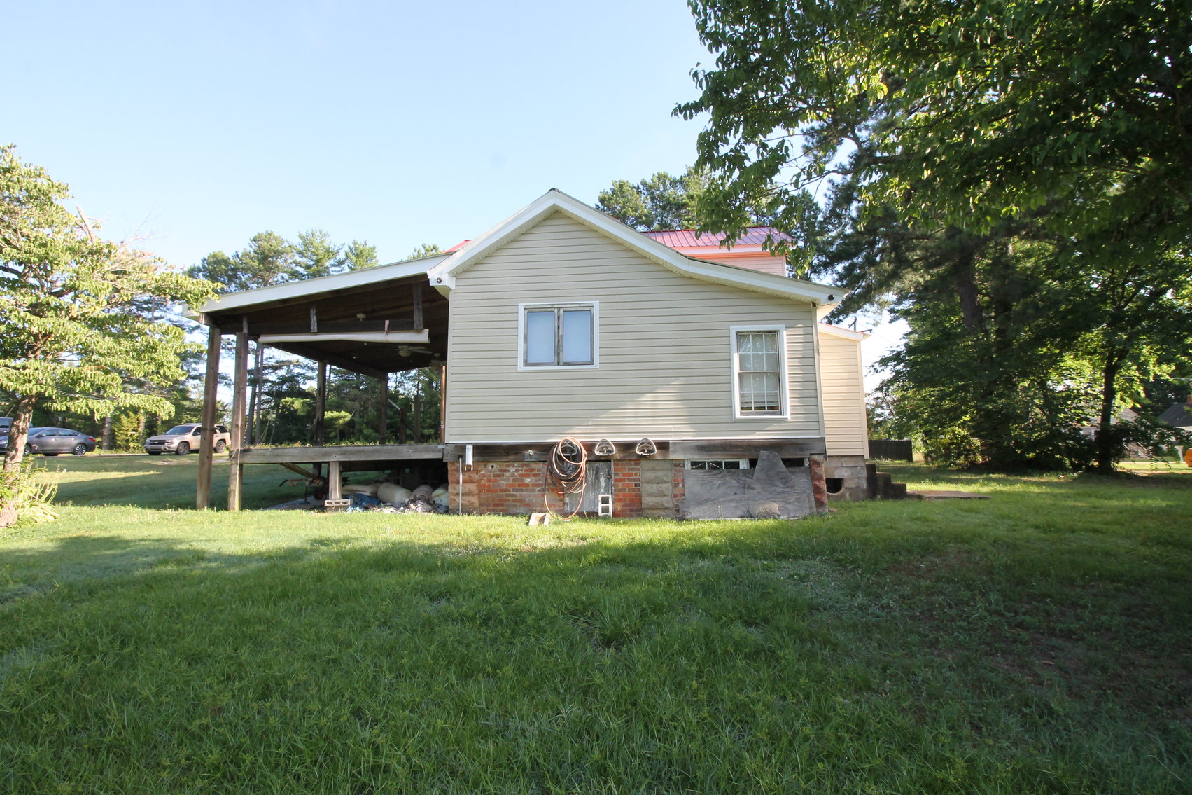 Image for Home & Lots - 3 BR/1 BA Home on .3 +/- Acre Lot AND Adjacent 3.3 +/- Acre & .7 +/- Acre Lots--SELLS to the HIGHEST BIDDER!!