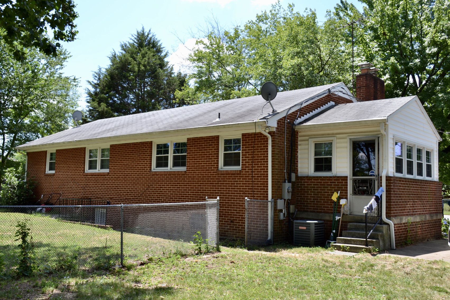 Image for 3 BR/3 BA Home w/Basement on Corner Lot in Fairfax County--1.8 Miles to Franconia/Springfield Metro Station