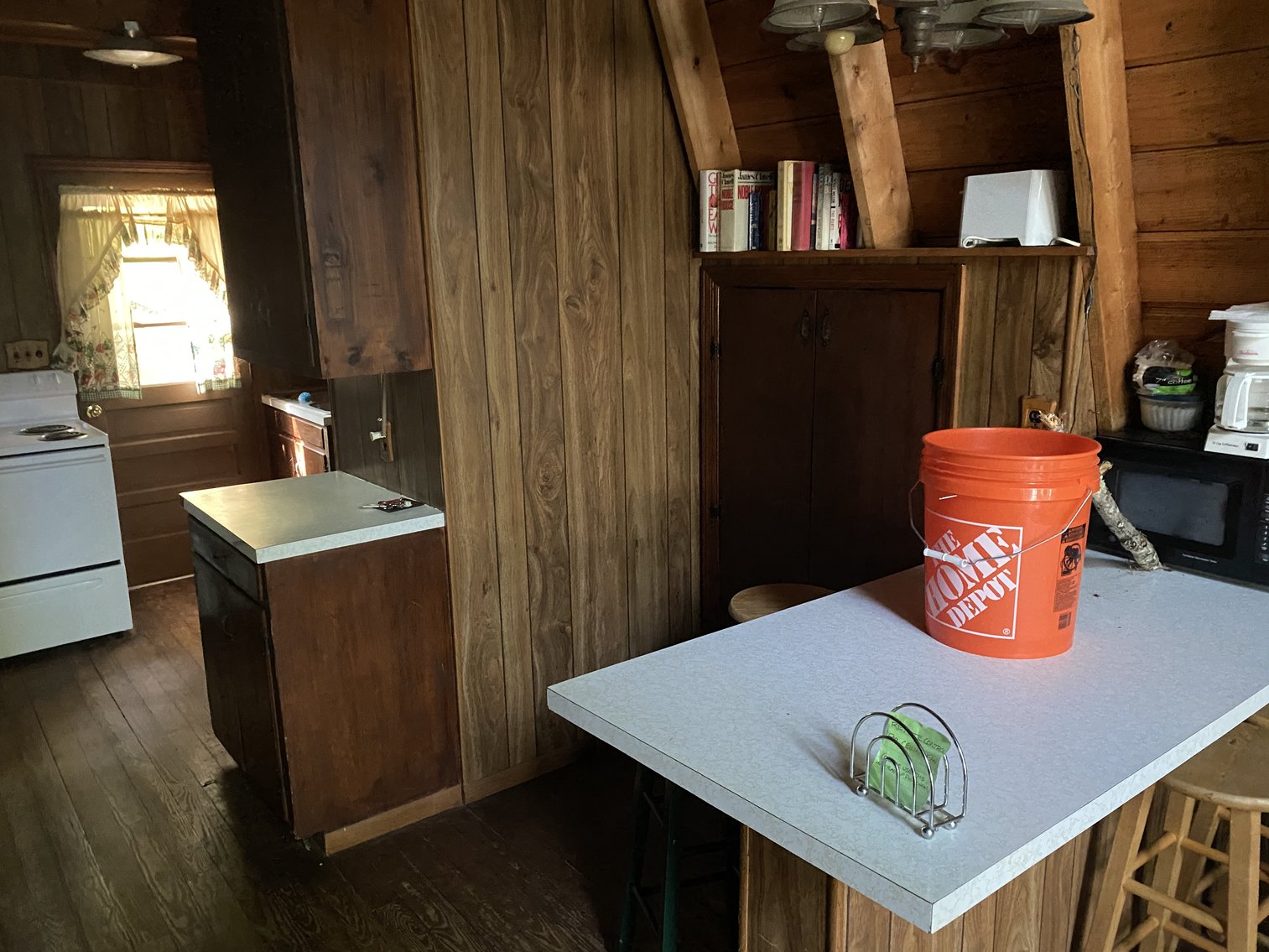 Image for Little Retreat @ Kerr Lake – Main Cottage Plus Four (4) A-Frame Cabins - Dock With Boat Slip - Income Potential - 877 Riverview Ave., Buffalo Junction, VA 24529