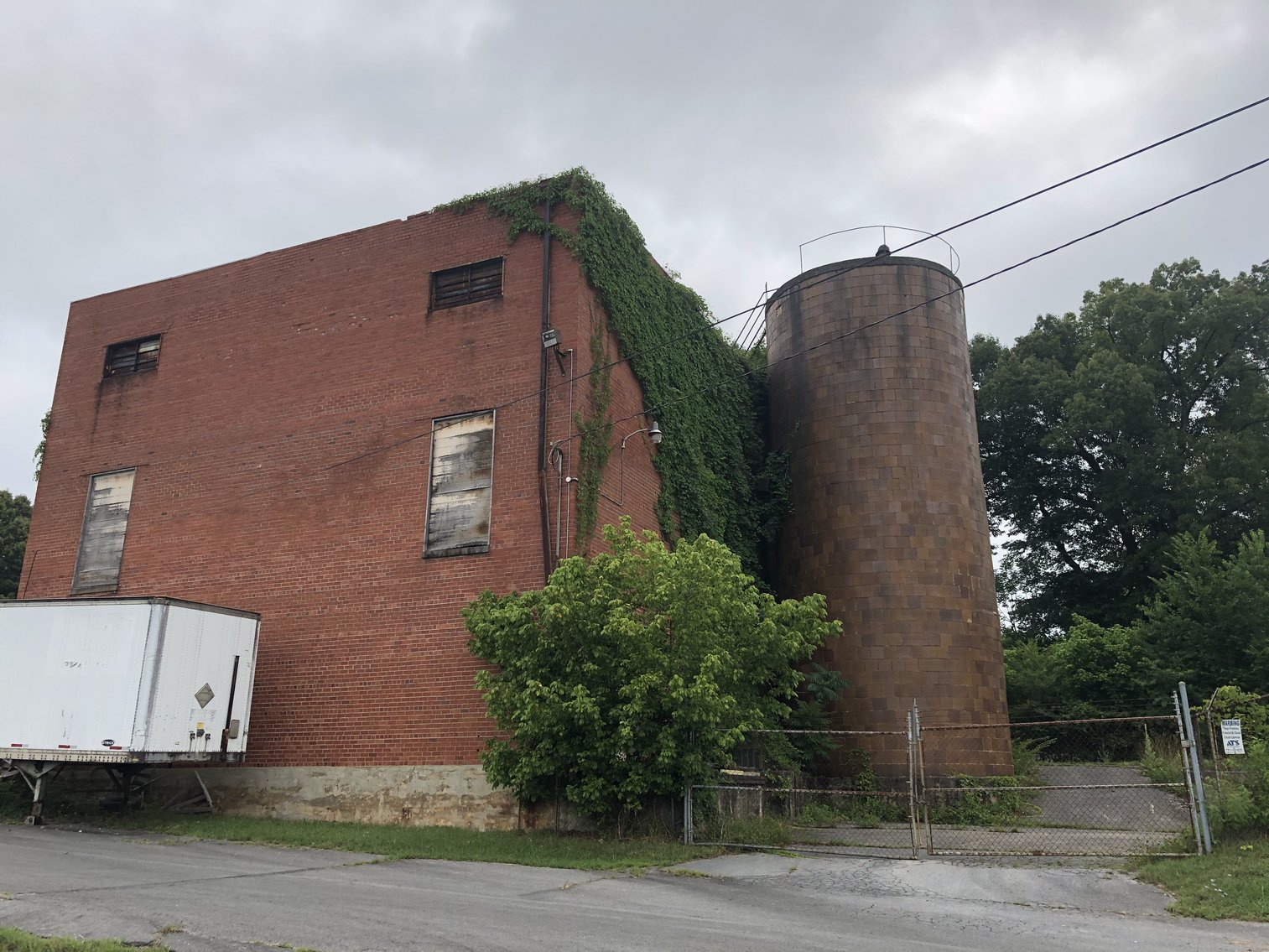 COMMERCIAL REAL ESTATE AUCTION Bristol, TN