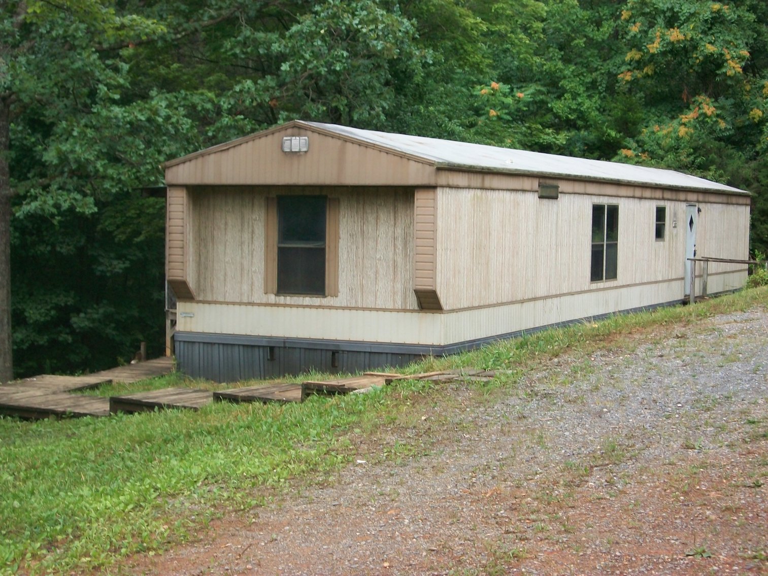 REAL ESTATE AUCTION 1.47± AC with 2BR, 2BA home (Thaxton, VA)