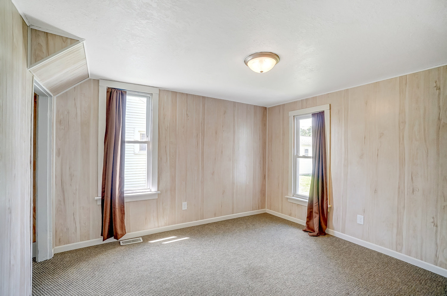 Image for MINIMUM BID AUCTION! $75,000 - 310 Perry Street