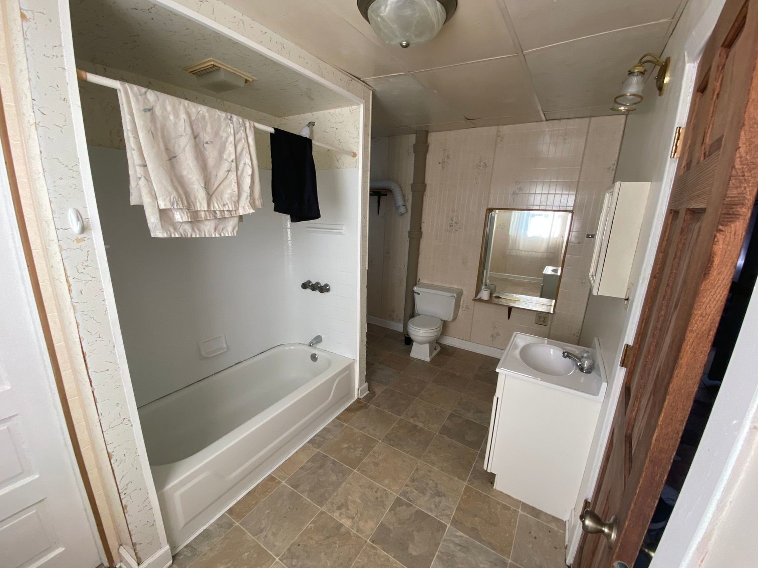 Image for ABSOLUTE AUCTION! - 605 Cincinnati Street