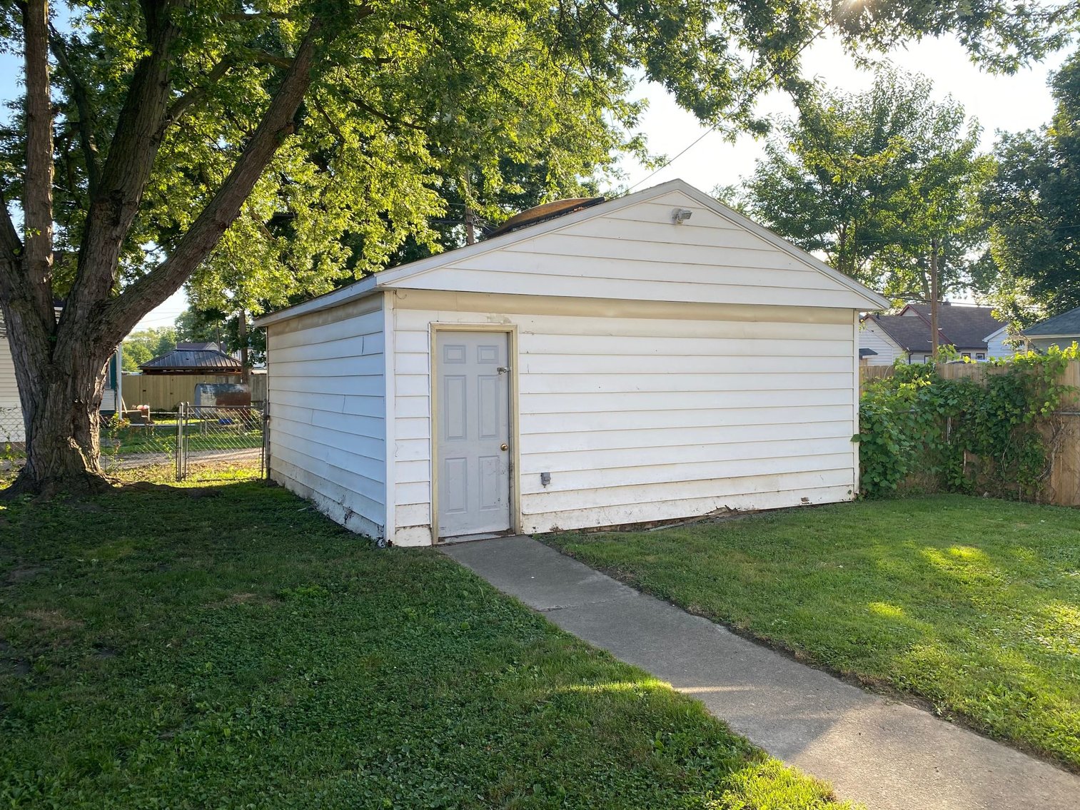 Image for ABSOLUTE AUCTION! - 605 Cincinnati Street