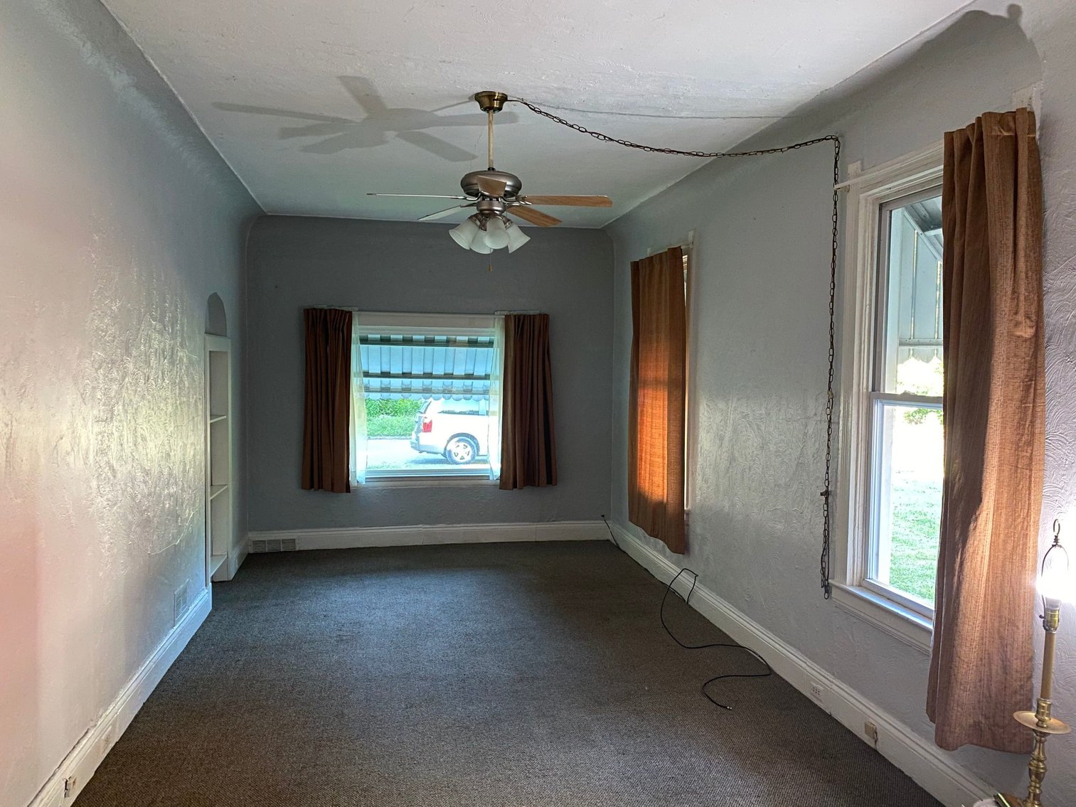 Image for ABSOLUTE AUCTION! - 605 Cincinnati Street