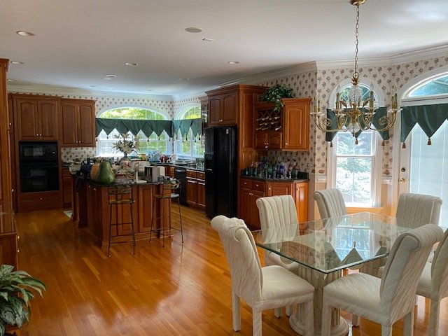 Image for Gorgeous, Well-maintained House and Contents