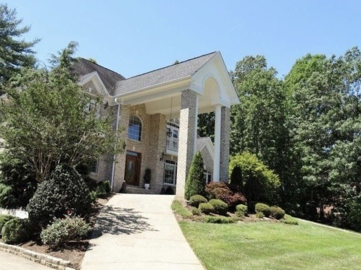 Image for Gorgeous, Well-maintained House and Contents