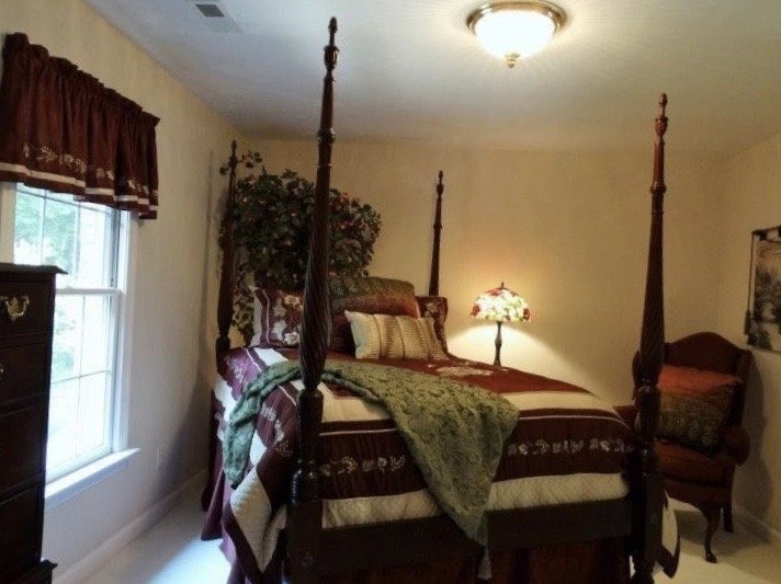 Image for Gorgeous, Well-maintained House and Contents