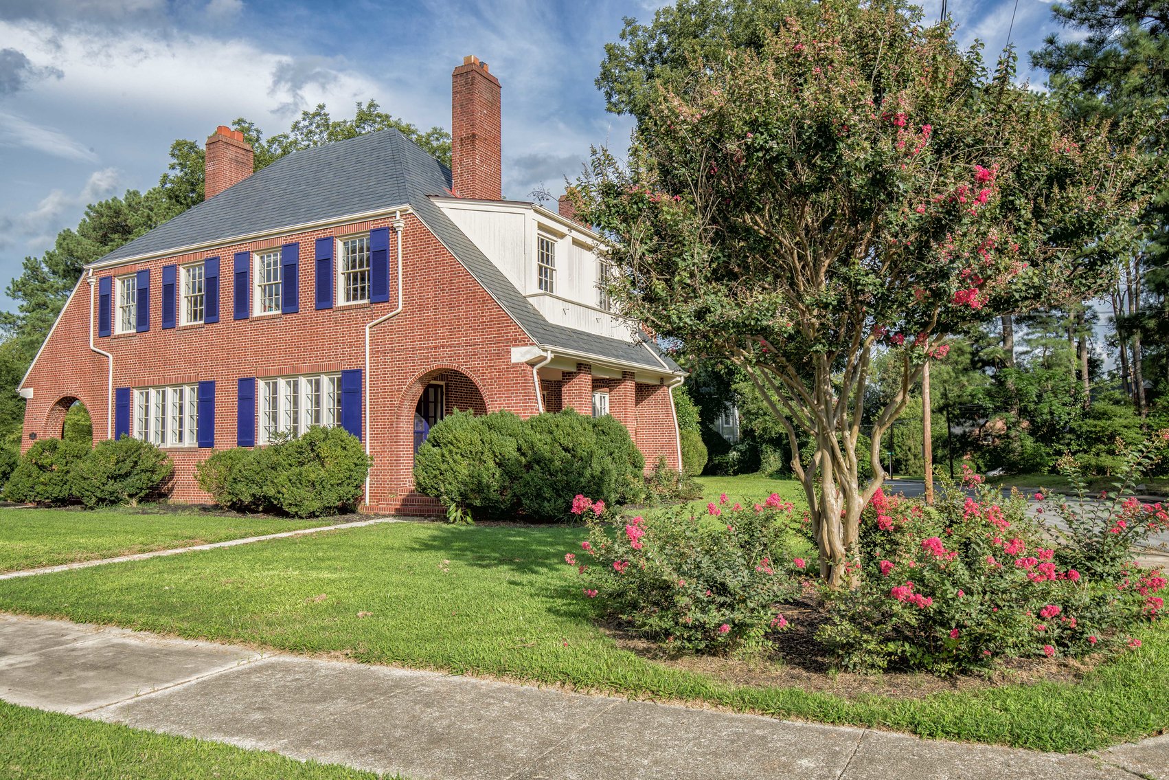 Beautiful 4Bedroom, 3.5 Bath All Brick 4,000 +/ sf. Colonial on quiet