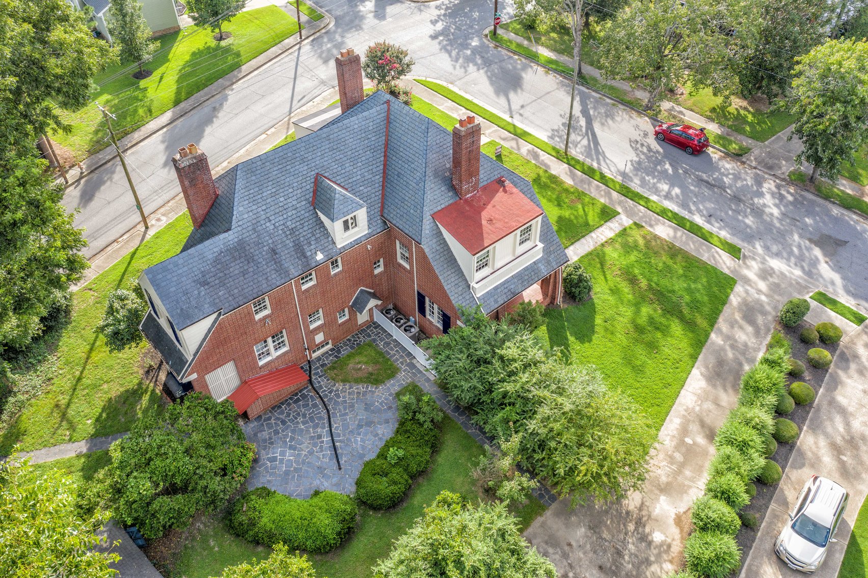 Beautiful 4Bedroom, 3.5 Bath All Brick 4,000 +/ sf. Colonial on quiet