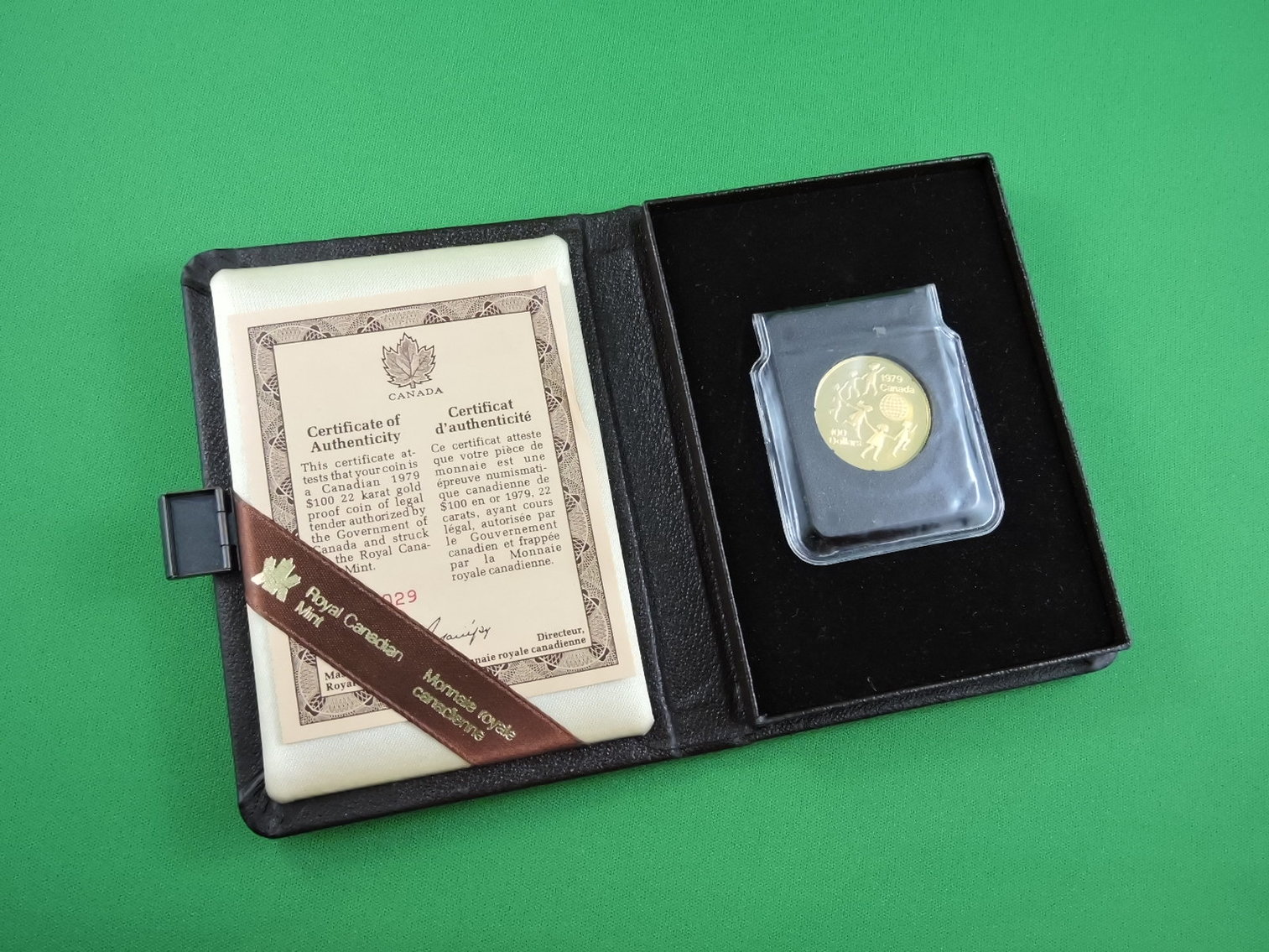 Image for Gold Coin - $100 - 1979 - Royal Canadian Mint - International Year of the Child